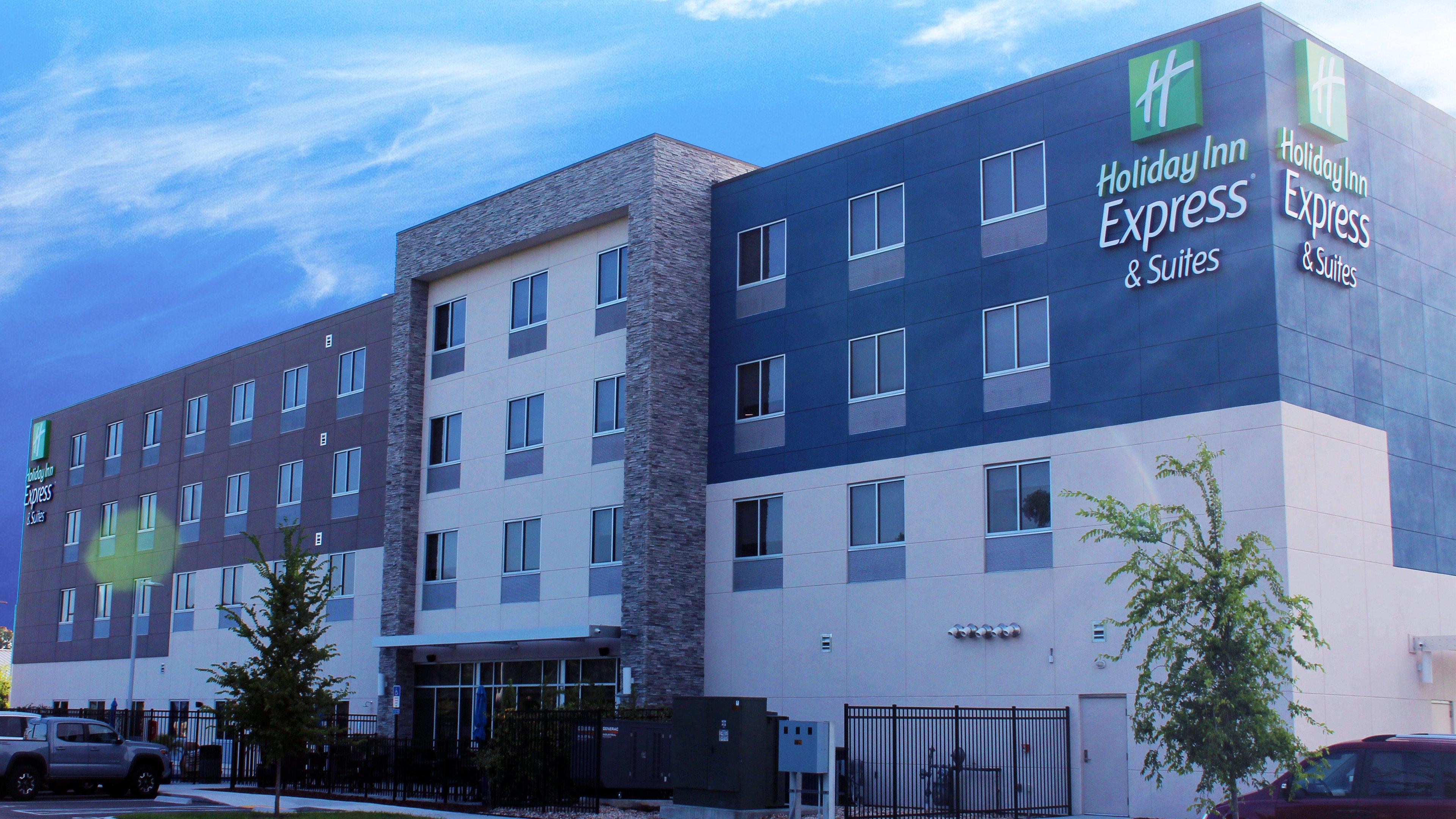 Holiday Inn Express & Suites - Jacksonville W - I295 And I10 By Ihg Exterior photo